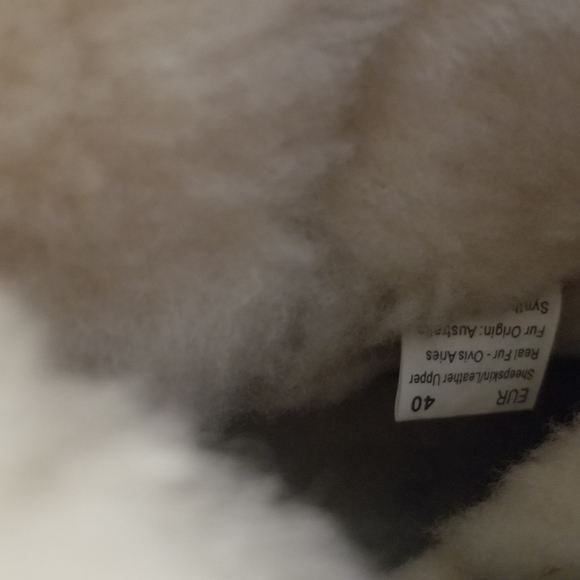 Hardly worn Koolaburra Wedges - Picture 6 of 6